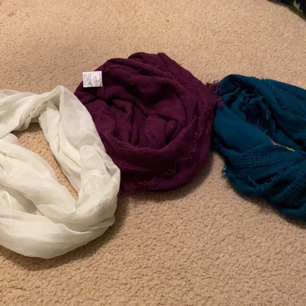 3 infinity scarves